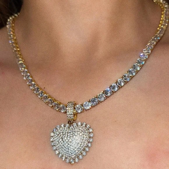 Gold tennis Heart Pendant Necklace 16inch - Picture 1 of 2